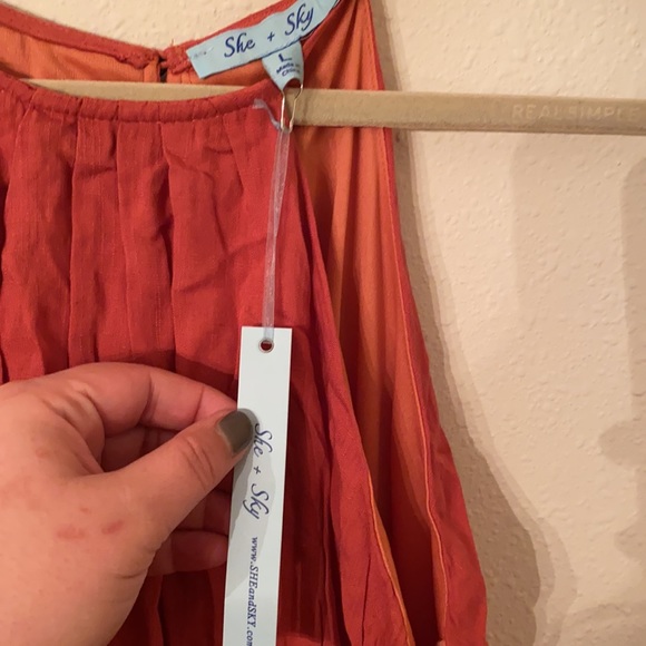 Large Mini Dress - Picture 2 of 5